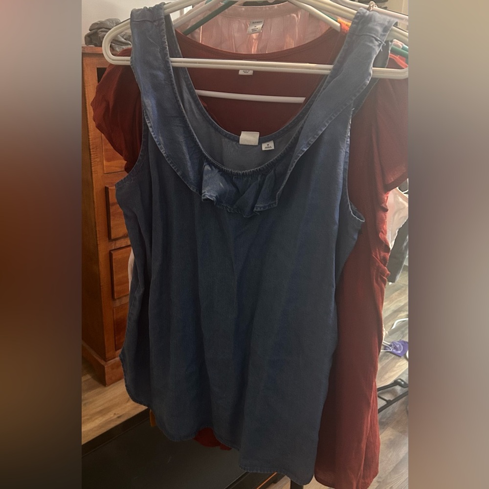 Old Navy/Gap sleeveless shirts